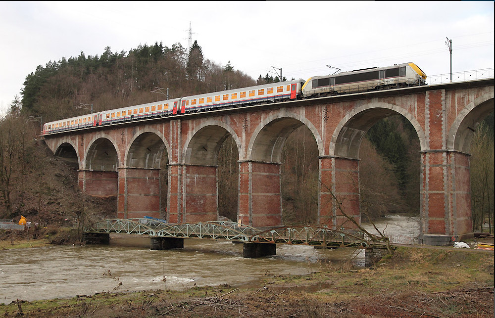 viaduc de Vennes.jpg